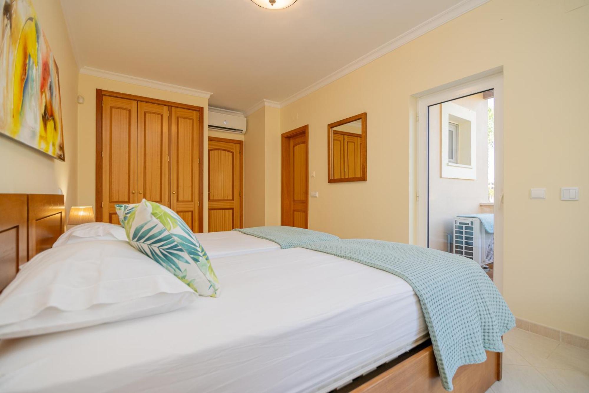 Quinta Da Boa Nova - Cheerful And Spacious 2-bedroom Duplex Villa Estombar